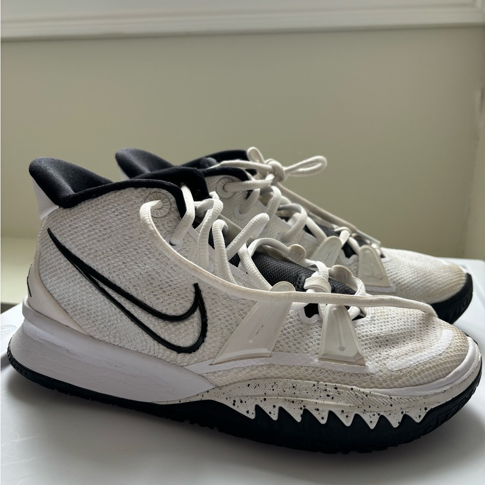 Men’s Nike basketball shoes